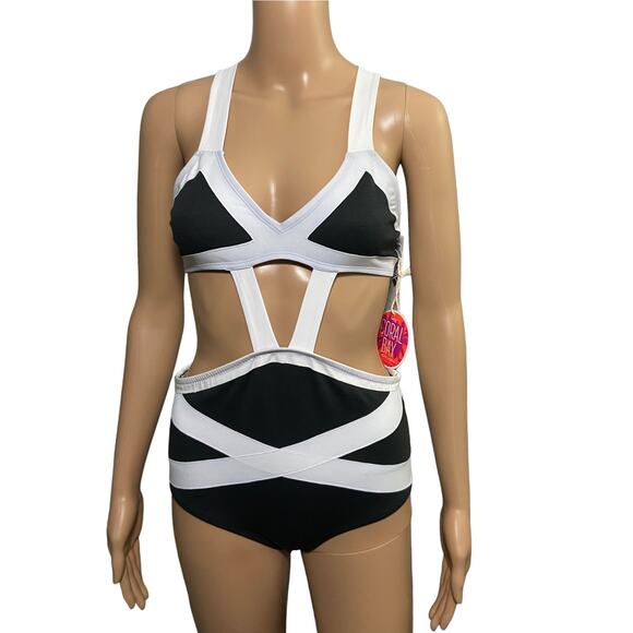 Fin Fun Color Block One Piece Swimsuit Size 4 - Picture 1 of 5